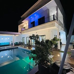 Villa Nayfal ซาลี ปอร์ตูดัล Exterior photo