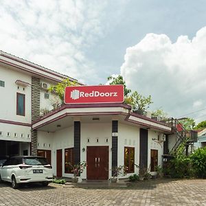 Reddoorz Syariah @ Jalan Panglima Polim Lampung Hotel บันดาร์ ลัมปุง Exterior photo