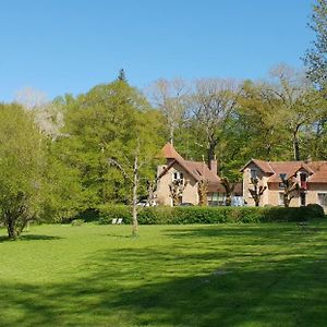 Gite Dans Un Domaine Historique Villa เฌอวัวร์ส Exterior photo