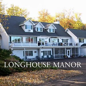 Longhouse Manor B&B วัตกินส์เกลน Exterior photo