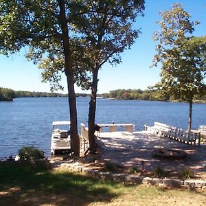 O'Brist Lakehouse On Centralia Lake Salem Exterior photo