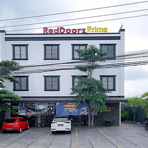 Reddoorz Premium At Raja Hostel Syariah บันดาร์ ลัมปุง Exterior photo