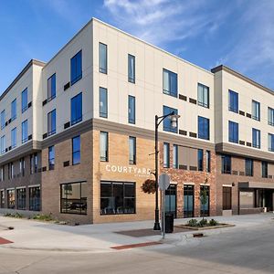 Courtyard By Marriott Owatonna Downtown Hotel Exterior photo