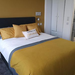 Double Ensuite Bedroom Near Edinburgh เคิร์กคาลดี Exterior photo