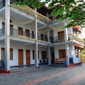 Rathna Holiday Resort กตรคาม Exterior photo