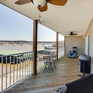 Lakefront Ozark Condo With Spacious Balcony! แคมเดนตัน Exterior photo