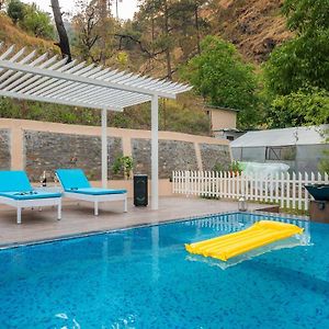 Stayvista At Rolling Hills With Swimming Pool Tota Am Exterior photo