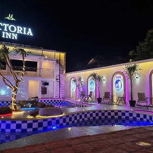 Victoria Inn มานาโด Exterior photo