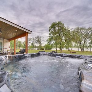Beautiful Lake House With Hot Tub And Shared Dock! Afton Exterior photo