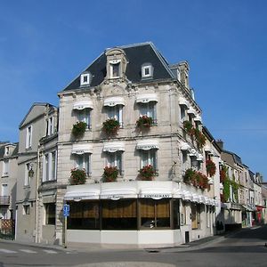 Hotel Restaurant Des Remparts โชมง Exterior photo