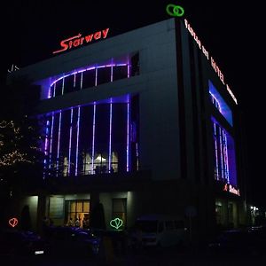 Starway Hotel ลังคารัน Exterior photo