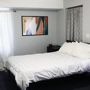 Spacious Cozy 2 Bedroom - Near Ewr/Nyc/Outlet Mall นูวาร์ก Exterior photo