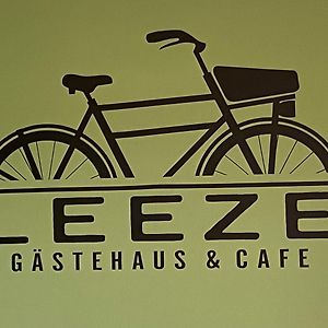 Gastehaus & Cafe Leeze Hotel บาดเดือร์คไฮม์ Exterior photo