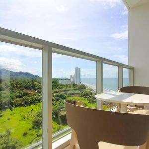 Brand New June 2022 Steps From The Beach Sleeps 4! Apartment นวยบา กอร์โกนา Exterior photo