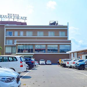 Hotel Ceasar Palace กัตตะยัม Exterior photo