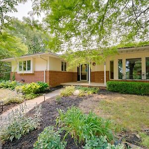 Charming Home With Pool And Deck About 9 Mi To Umich! อิปซีแลนทิ Exterior photo