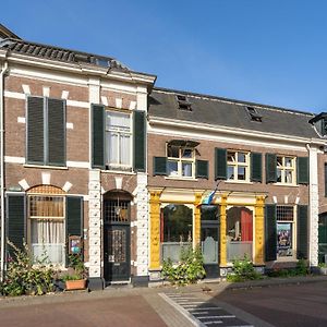Huis Met De Leeuwenkoppen Apartment ดีเริน Exterior photo