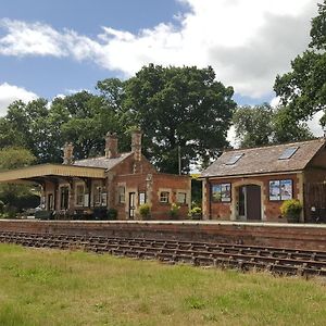 Rowden Mill Station Villa บรอมยาร์ด Exterior photo
