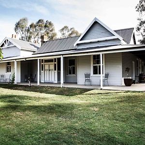 The Glen Farmhouse On Ovens River Villa วางกาแรตตา Exterior photo