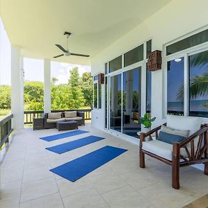 Ivy'S Cove Beach Side Condo - Luxury Villa ไวท์เฮาส์ Exterior photo