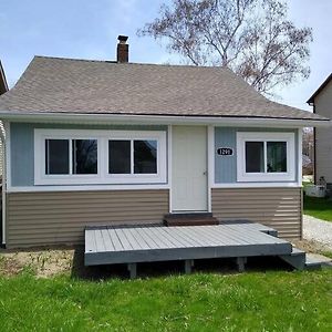 Charming And Happy Walled Lake Mi Cottage โนวี Exterior photo