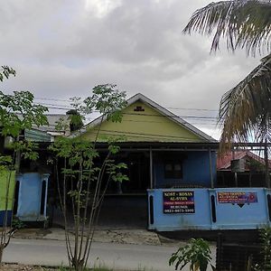 Oyo 92724 Penginapan Syariah Al Syifa Hotel เคนดารี Exterior photo