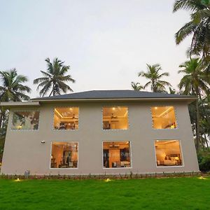 Uva Sands Beach Resort กุนดาปูร์ Exterior photo