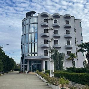 Hotel Silvio ฟิเอร์ Exterior photo