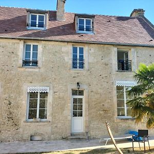 La Chambre Des Remparts Bed & Breakfast ฟาแลซ Exterior photo