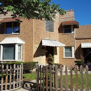 Great Chicago Getaway, 2 Bedrooms. Sleeps 4 To 6 Exterior photo