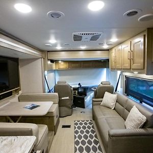 River Safaris New Class A Motorcoach Homosassa With River Accessibility Bed & Breakfast Exterior photo