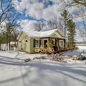 Cozy Lakeside Cottage Pontoon, Kayaks, Grill Newaygo Exterior photo