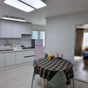 Pavilla City 201 Two Bedroom House ปูซาน Exterior photo