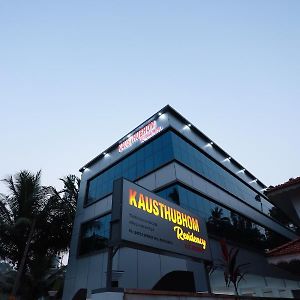 Kausthubhom Residency Hotel ทิรูวัลละ Exterior photo