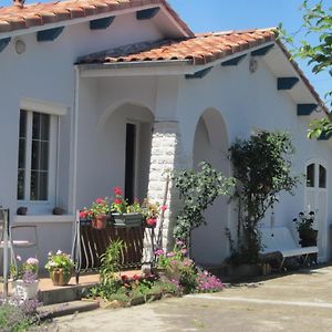 Chambre D'Hotes De La Tuilerie Bed & Breakfast Rion-Des-Landes Exterior photo