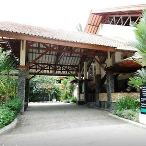 Horison Resort Pondok Layung Anyer เซรัง Exterior photo