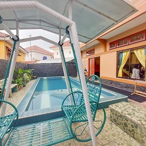 Villa Samsu By Puncak Holiday ชิอันจูร์ Exterior photo