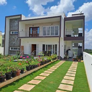 Kolluri Nivasa Luxury Ac Villa Ff Garden ไมซอร์ Exterior photo