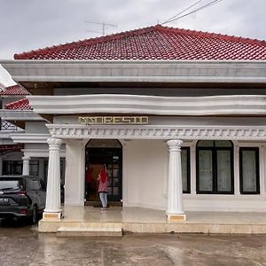 Moresto Hotel Mitra Reddoorz บันดาร์ ลัมปุง Exterior photo