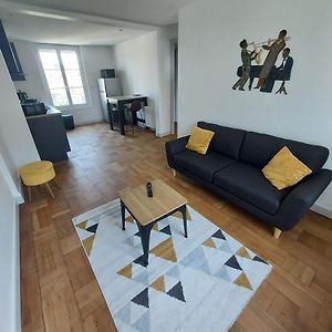 Superbe Appartement F2 Refait A Neuf Plein Centre คูตองส์ Exterior photo