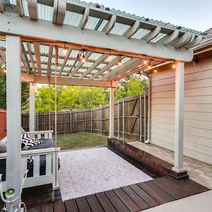 Aubrey Retreat With Patio, Pergola And Pool Access Villa Corinth Exterior photo