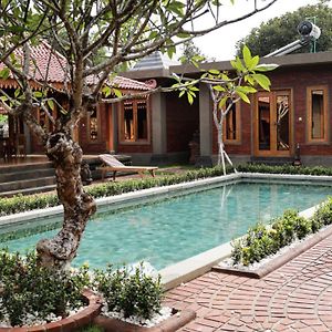 Rumah Dharma Boutique Villa มาเกอลัง Exterior photo