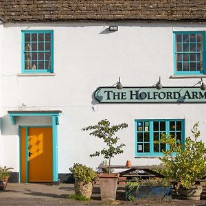 The Holford Arms Hotel เทตบรี Exterior photo