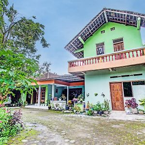 Spot On 93592 Pondok Backpackers Ardafa Jogja Hotel Manisrenggo Exterior photo