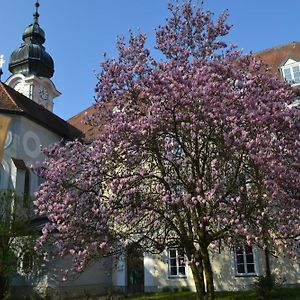 Haus Der Begegnung Heilig Geist Hotel บวร์กเฮาเซิน Exterior photo