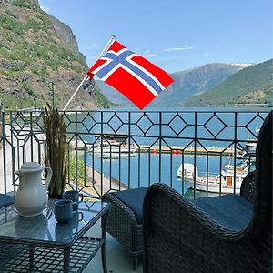 Svingen Guesthouse - Panoramic Fjord Views In ฟลอม Exterior photo