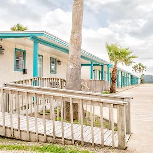 Captain'S Quarters Hotel Port O'Connor Exterior photo