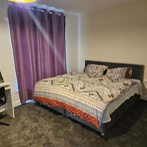 1 Bedroom En Suite Ashland, Milton Keynes เบล็ทช์ลีย์ Exterior photo