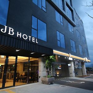 Jb Tourist Hotel แทกู Exterior photo