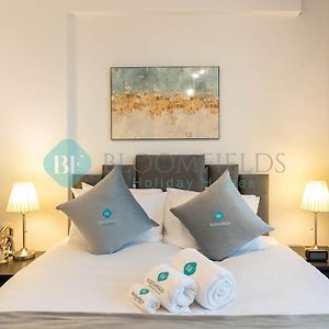 Bloomfields Relaxing Studio In Oasis Apartment อาบูดาบี Exterior photo